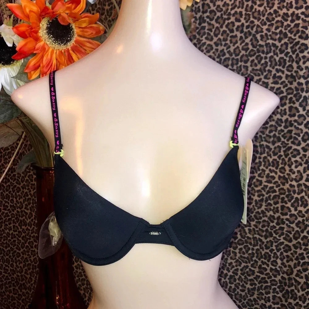 🌻5/$25🌻Biatta 5 Way Adjustable T-Shirt Bra
